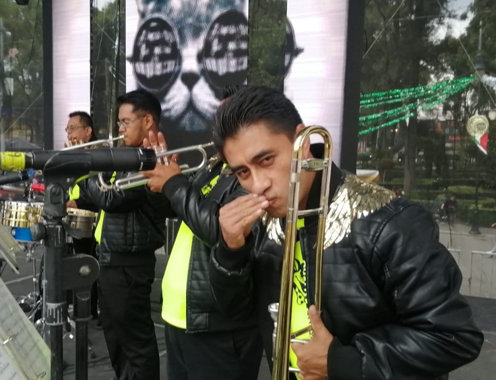 CON MÚSICA, BAILE Y AMOR POR MÉXICO, XOCHIMILCO DA EL GRITO DE INDEPENDENCIA